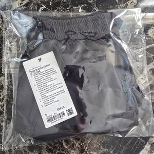 Lululemon Pace Breaker 9" Lined Shorts black S NWT